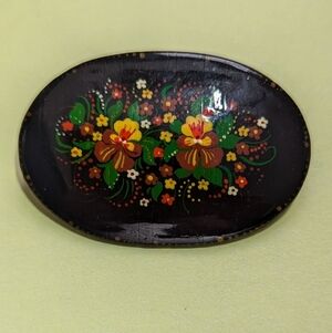 🖤 Vintage Russian Floral Hand-Painted Brooch 1.75" C clasp